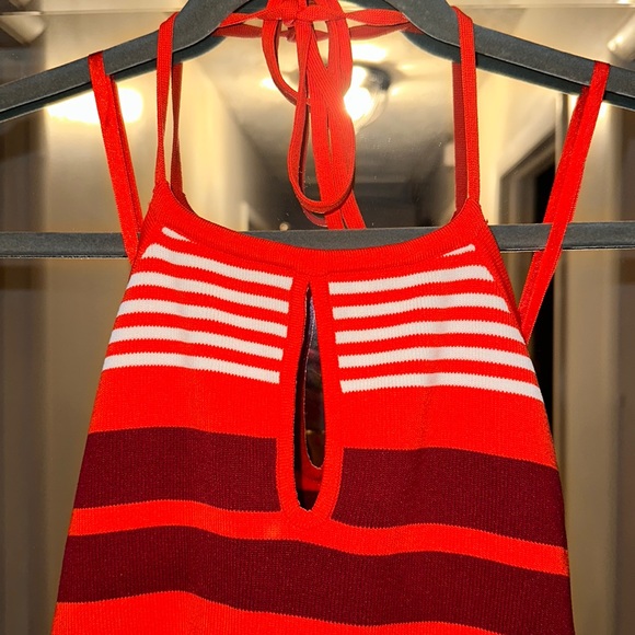 Halter open back NY & Company tank - Picture 2 of 3